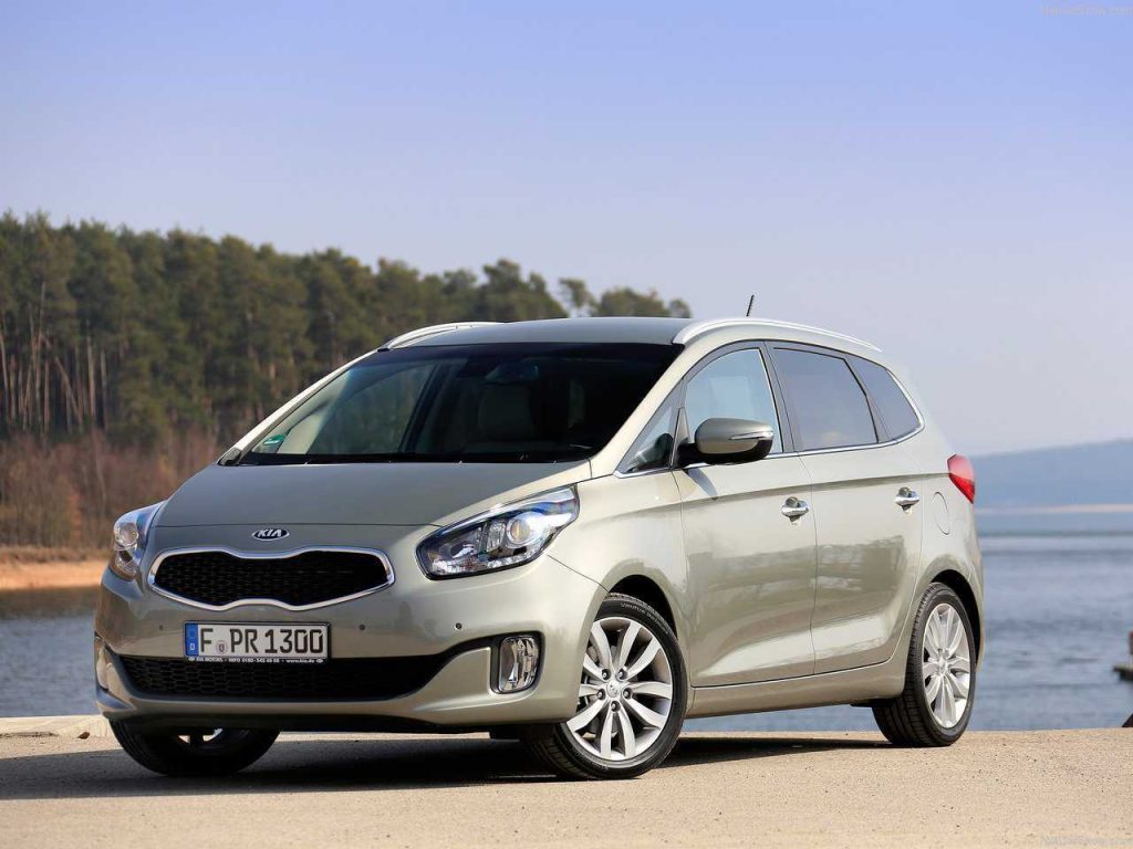 Kia Carens grigia