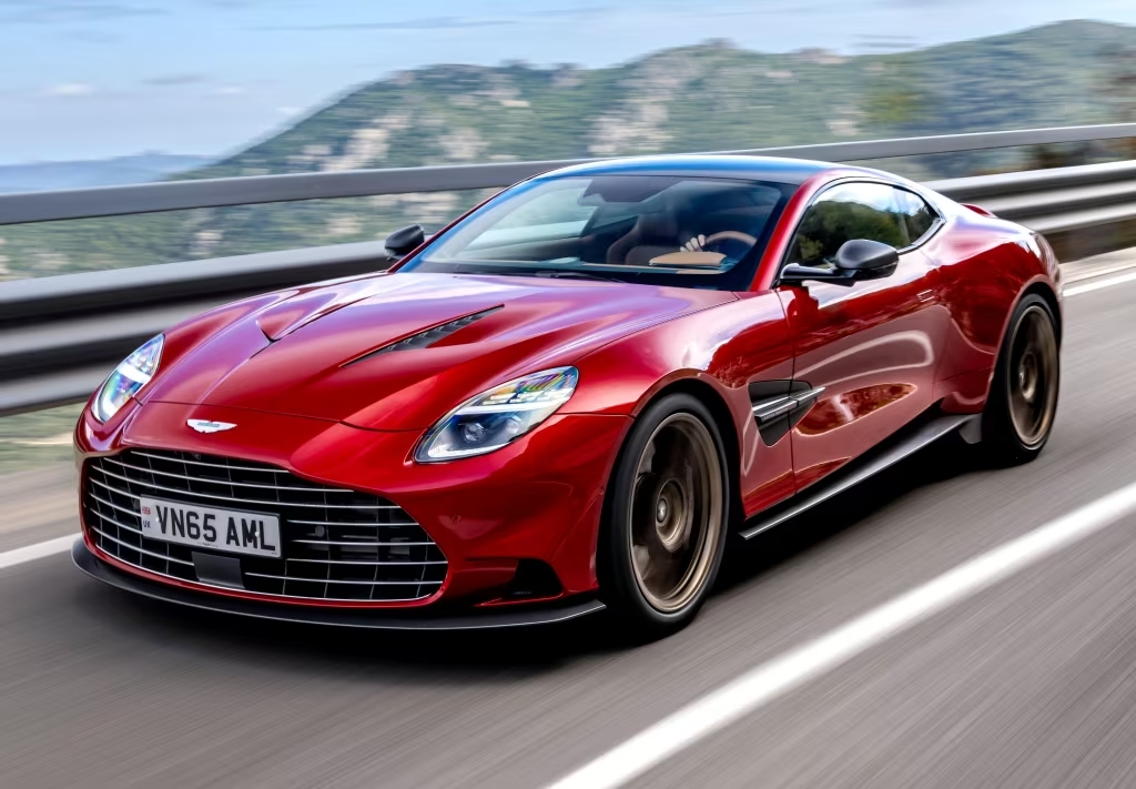 Aston Martin Vanquish rossa