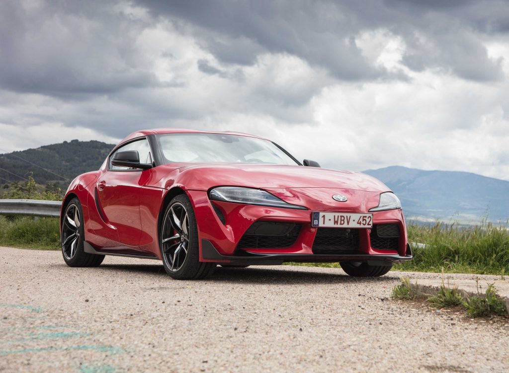Toyota Supra rossa