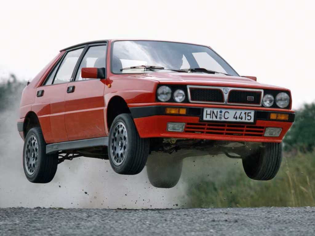 Lancia delta integrale 16 v rossa